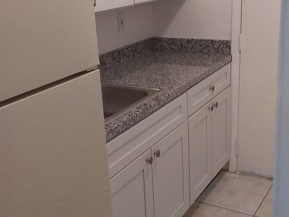 2nd image of 621 NW 177th St APT 202