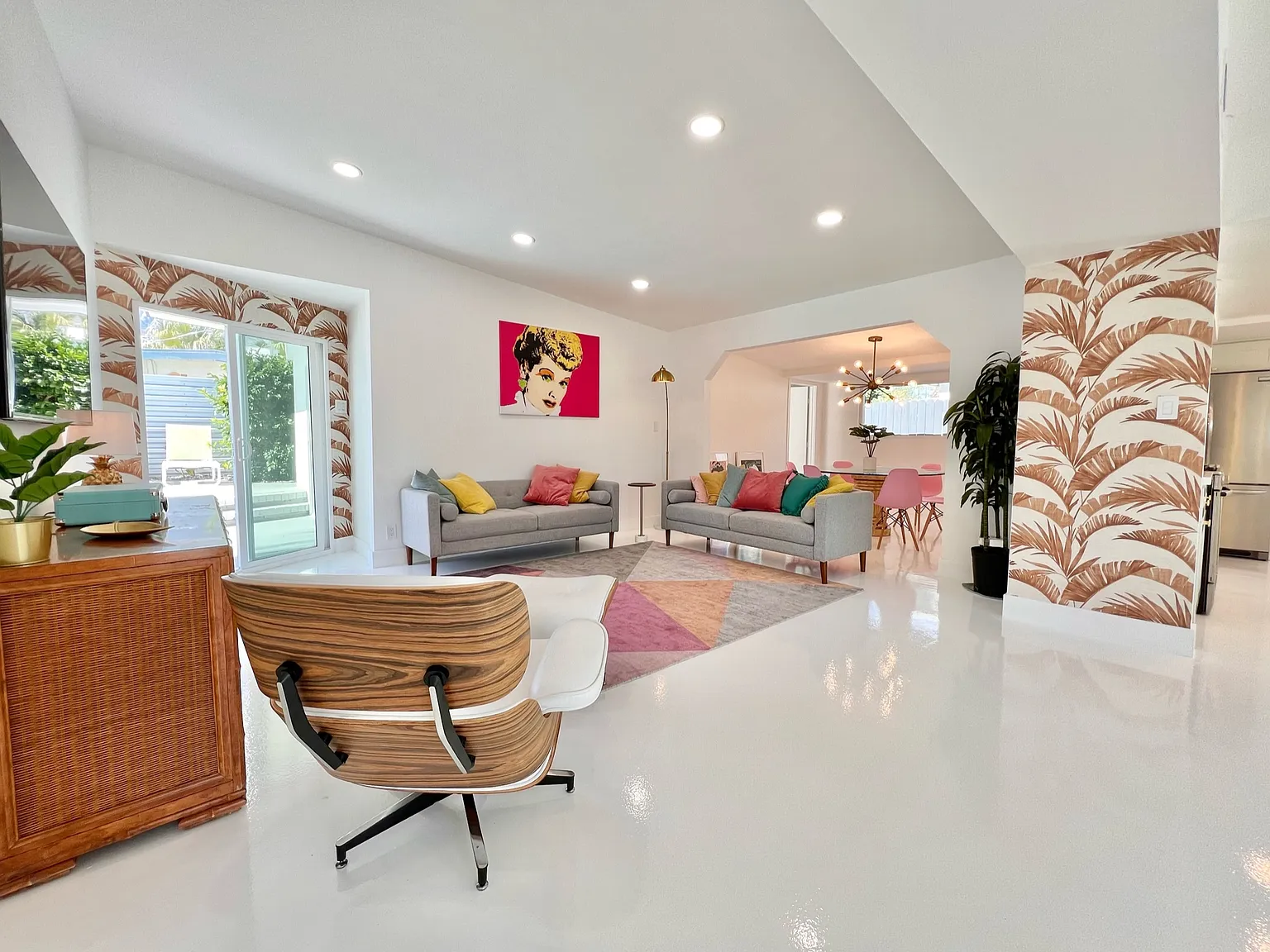 4 bed, 1963 sqft, $5,500 — Photo 2