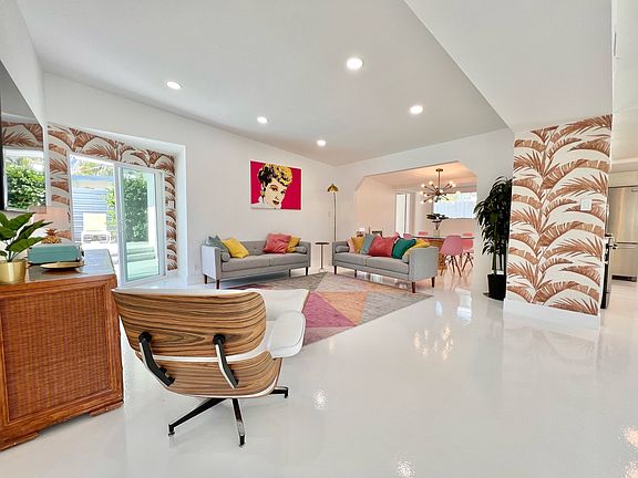 2nd image of 989 S Calle Paul