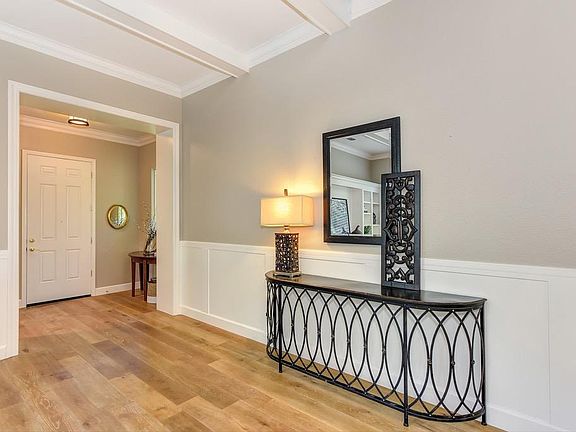 4th image of 2900 Aberdeen Ln