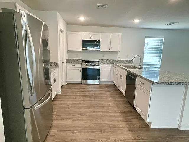 2586 Aaron Pl — Photo 2
