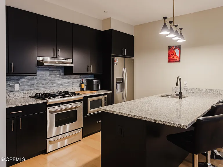 510 Monroe Ave #204 — Photo 10