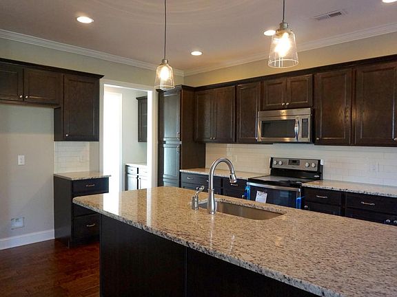 5th image of 8014 Beaver Hill Ln