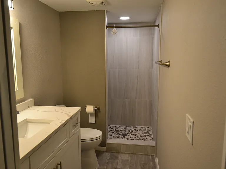 135 W Cypress Ct — Photo 22