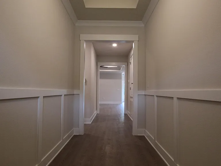 416 Pemberton Ln — Photo 3