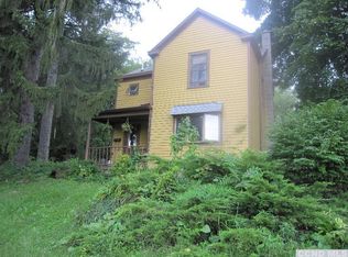 8 Goodrich St, Athens, NY 12015