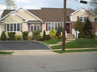 2449 Riverside Dr, Wantagh, NY 11793