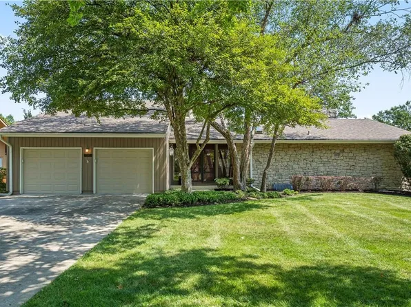 10001 Hemlock Dr, Overland Park, KS 66212