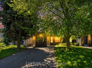 225 Invergordon Ave, Toronto, ON M1S 3Z1