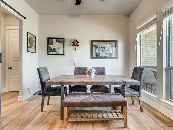 3rd image of 1036 Kessler Rd