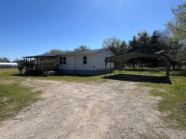 159 County Road 3501 — Photo 4