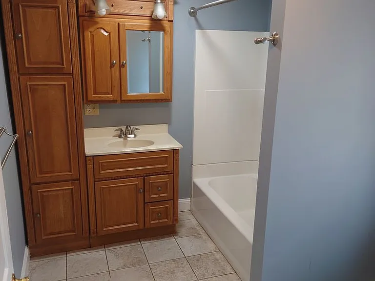 252 Grove St — Photo 5