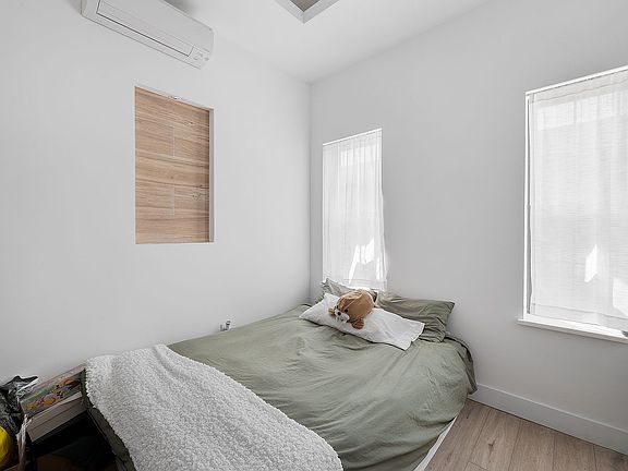 4th image of 195 Meserole St APT 3L