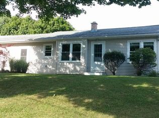 31 Crest Dr, Cheshire, MA 01225