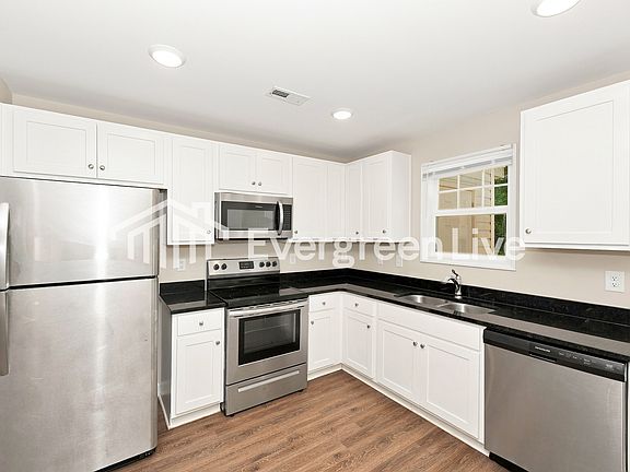 3rd image of 145 Arizona Pl NW