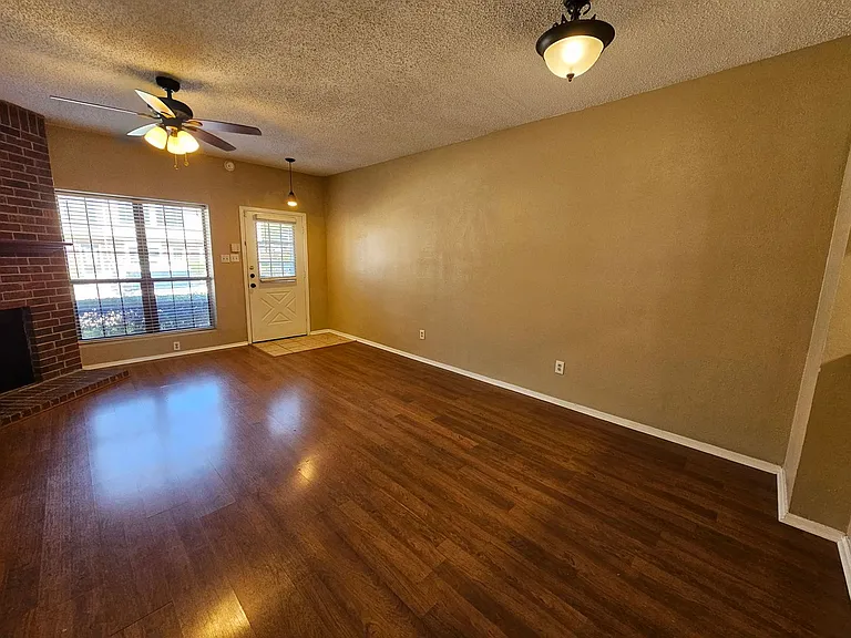 202 Samuel Blvd #3C — Photo 9