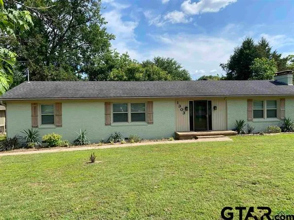 1303 Richardson Dr, Henderson, TX 75654