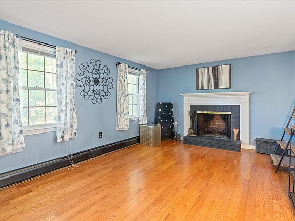 4th image of 42 Falconer Avenue