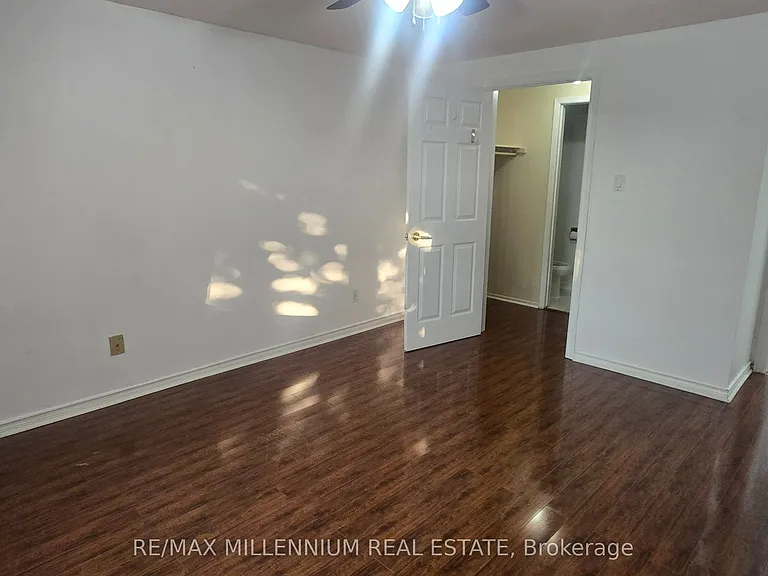 32 Abelard Ave #UPPER — Photo 17