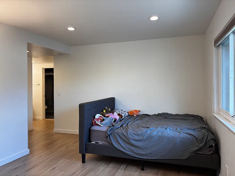 3373 Payne Ave #3 — Photo 20