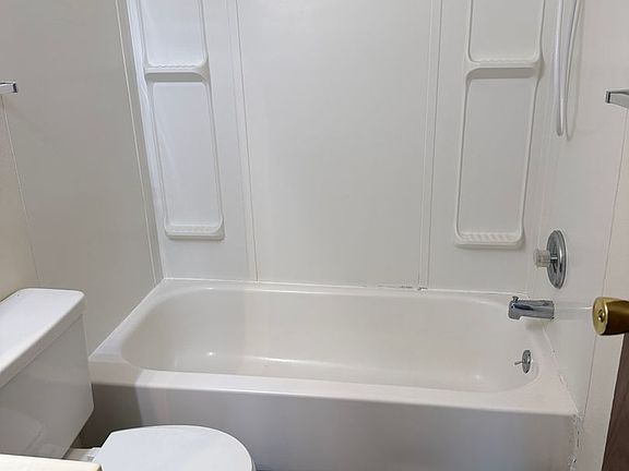 5th image of 732 S 18th St APT 21