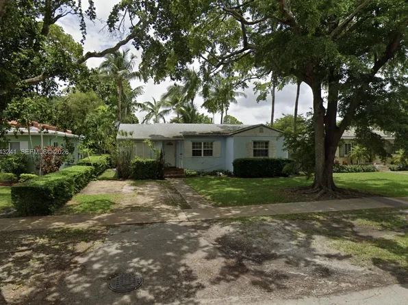 17 Whitethorn Dr, Miami Springs, FL 33166