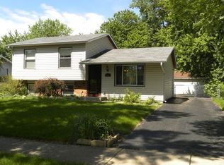 131 Shady Ln, Bolingbrook, IL 60440