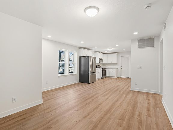 3rd image of 1195 Bush Ave