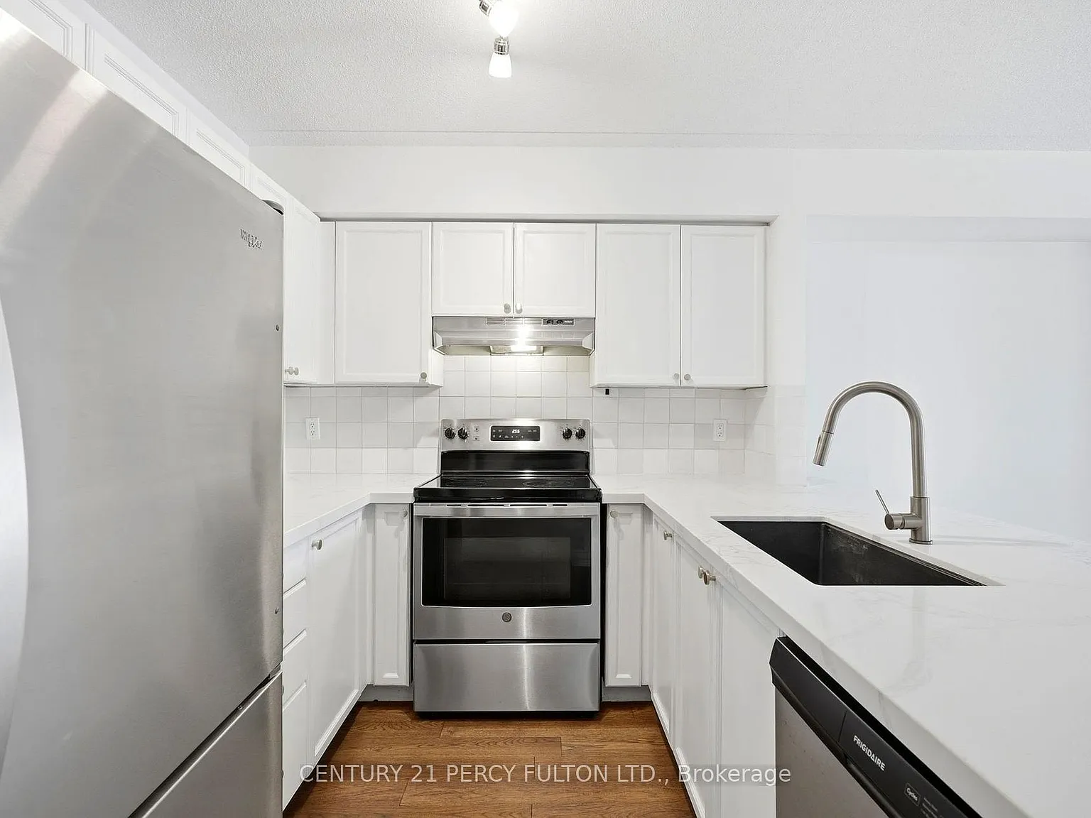 2 bed, $2,700 — Photo 4