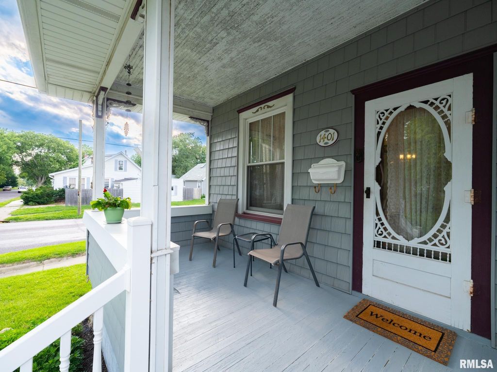1401 Caroline St, Pekin, IL - View 2