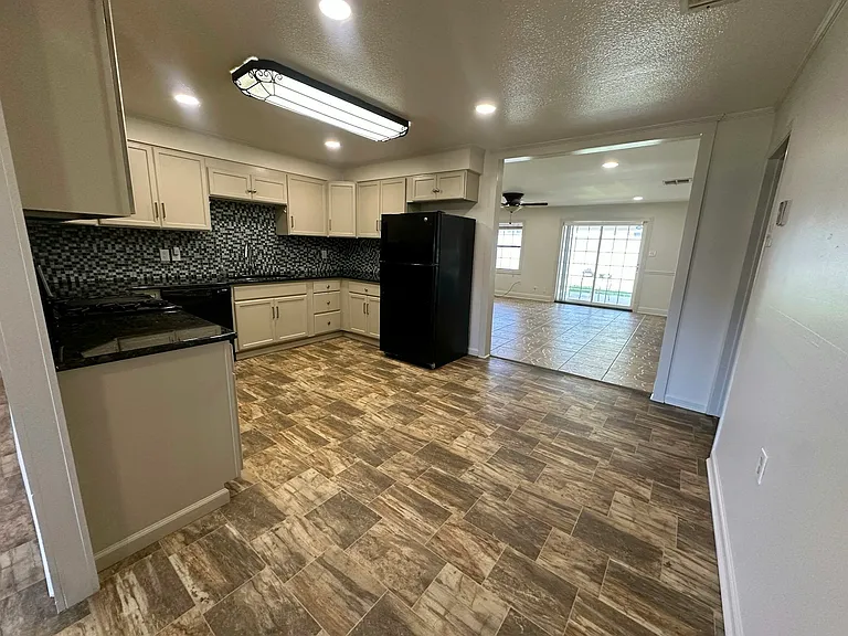 116 Felicia Dr — Photo 15