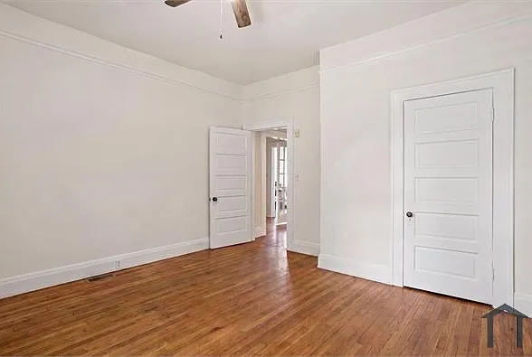 806 Vance St N — Photo 16