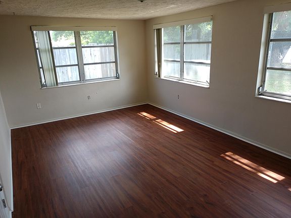 5th image of 2140 Shannon Dr