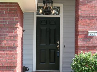 228 Ridgefield Dr, Bossier City, LA 71111