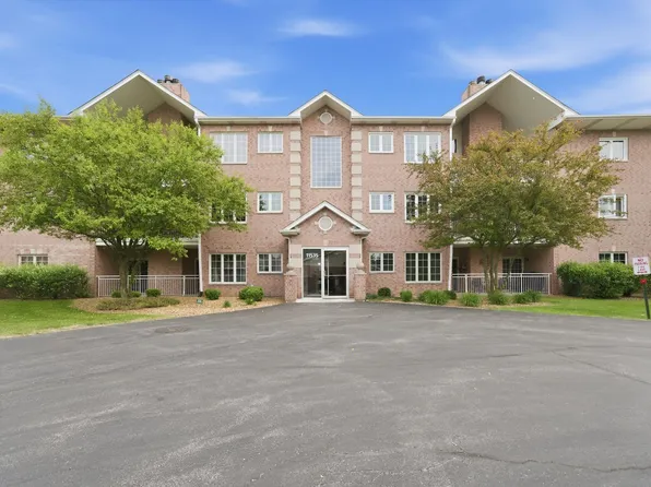 11535 Settlers Pond Way #8-1B, Orland Park, IL 60467