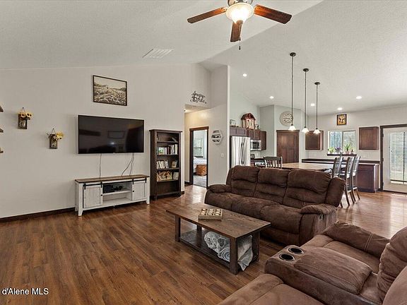 4th image of 23210 N Massif Rd