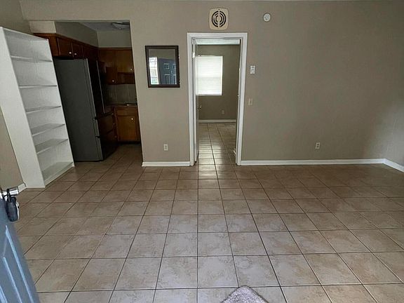 3rd image of 916 Childrens Way APT 3