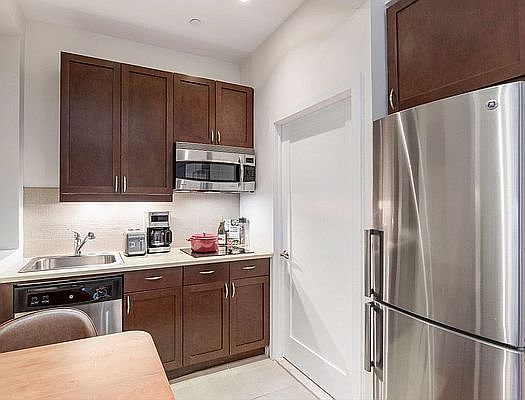 5th image of 488 7th Ave #2N