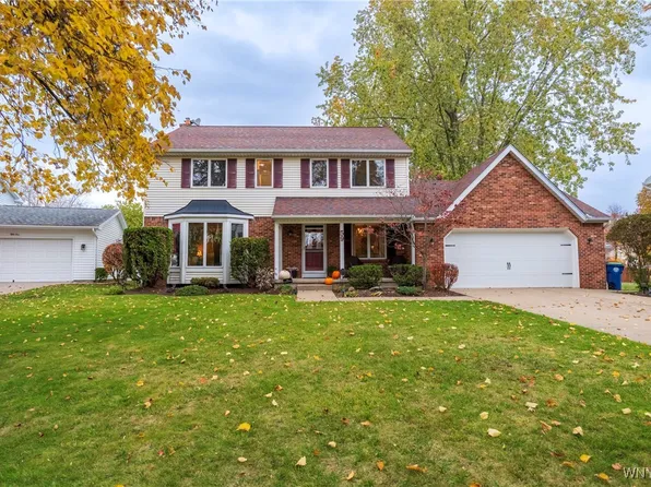 59 Deepwood Ct, Amherst, NY 14228