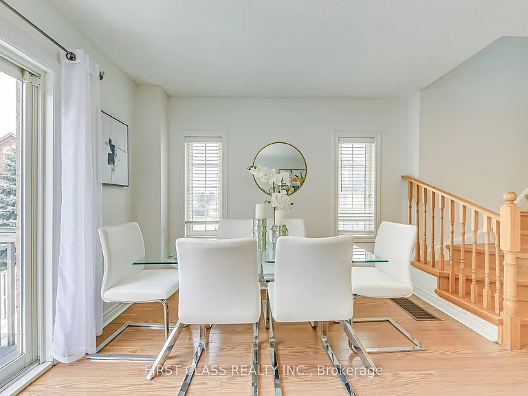 1128 Dundas St W #25 — Photo 17