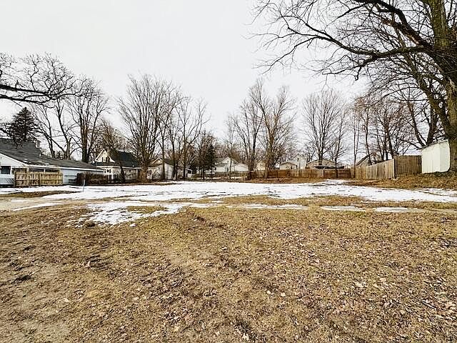 1st image of 208 Leonard St