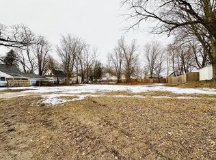 208 Leonard St, Belding, MI 48809