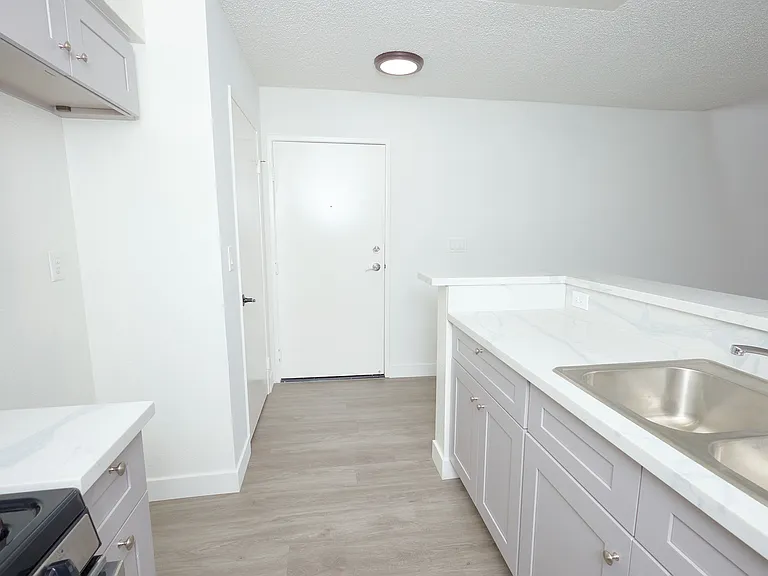 Victory Apartments — Photo 13