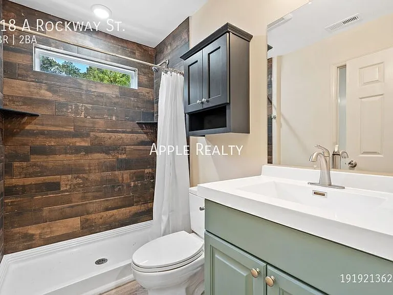 218 W Rockway St #A — Photo 10