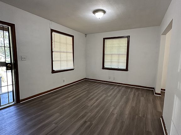2nd image of 1124 Glencarin St