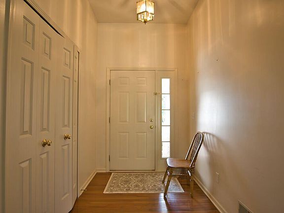 5th image of 4751 New Haven Dr