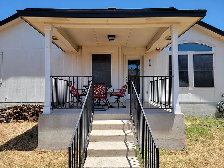 1609 Lobo Mountain Ln — Photo 12