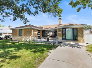 4944 Jarvis Ave, Skokie, IL 60077