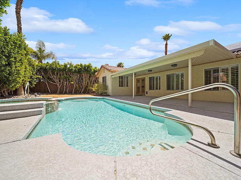 37762 Drexell Dr — Photo 34