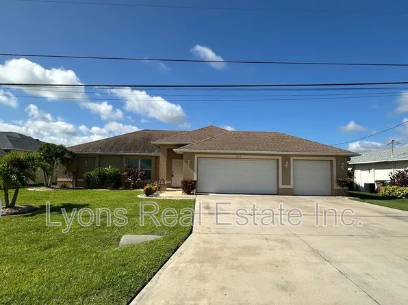 2202 SE 8th St, Cape Coral, FL 33990